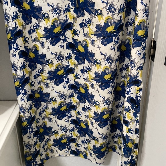 ⭕️3for$15⭕️ Flowers mini dress - Picture 4 of 9